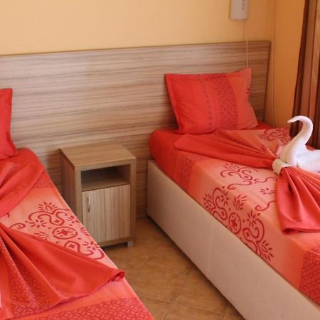 Viva Beach Hotel Pomorie Esterno foto