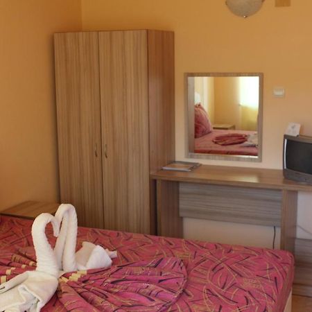 Viva Beach Hotel Pomorie Esterno foto